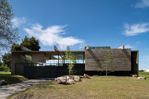 Frente Casa Celina